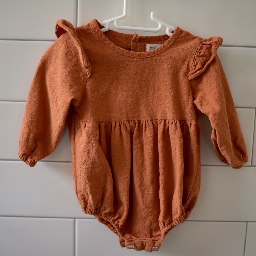 Flutter sleeve bubble onesie